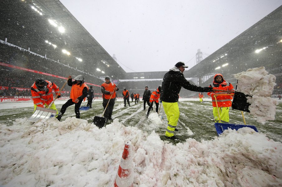 Снежен футбол1