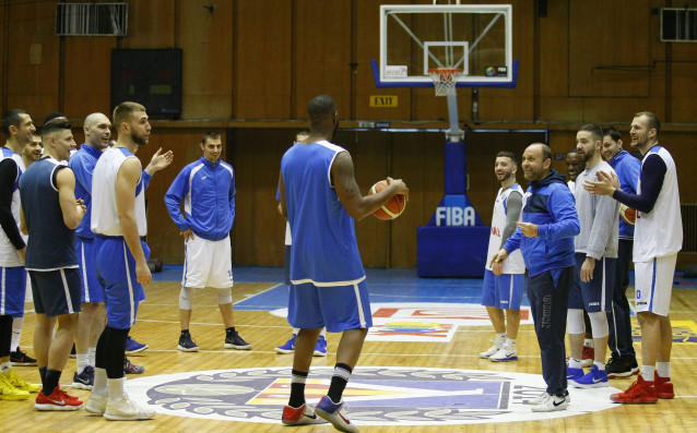 Финалистът за Купата на България по баскетбол Левски Лукойл потегли към