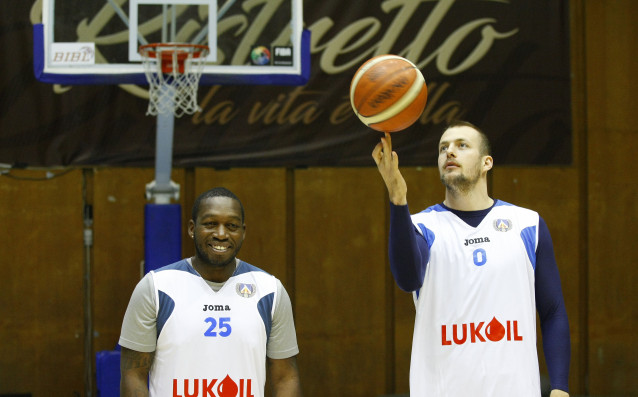 Новите попълнения в състава на баскетболния тим Левски Лукойл Дарил