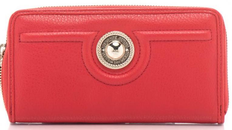  Защото всяка жена заслужава нещо прелестно алено 