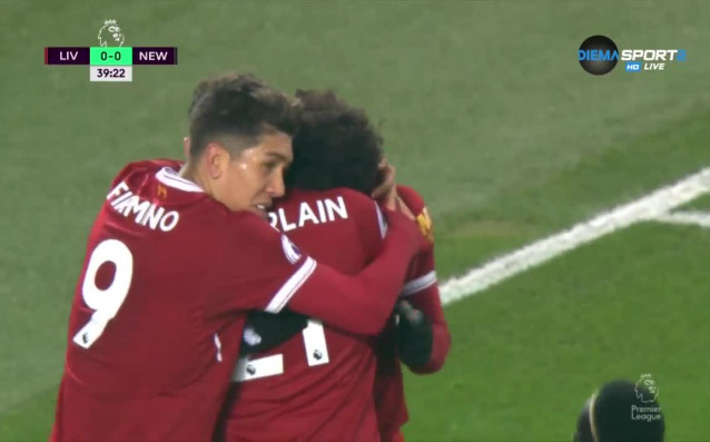 Ливърпул води с 1 0 след първото полувреме на домакинския