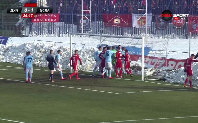 ЦСКА води с 1 0 на полувремето срещу Дунав Русе