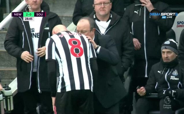 Страхотна контраатака на Нюкасъл донесе второ попадение във вратата на