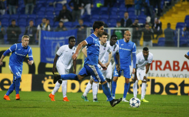 Невероятна драма и страшен малшанс спряха Левски с Етър