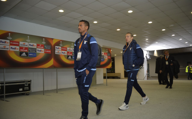 Полузащитникът на Лацио Луиш Нани се спречка с фен на тима