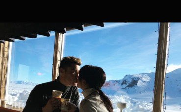 Любовта цари в частния самолет на Кристиано