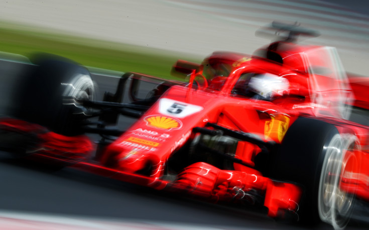 Фетел: Мерцедес ни заблуждава за темпото си