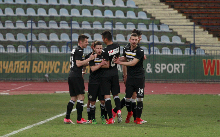 ”Белите” се маскираха като черни котки, прецапаха Дунава