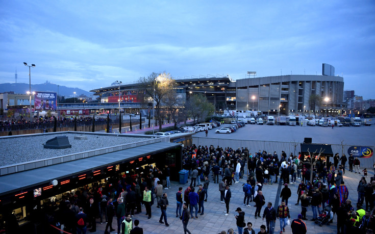 Фенове на Челси пострадали след сблъсъци с полицията в Барселона