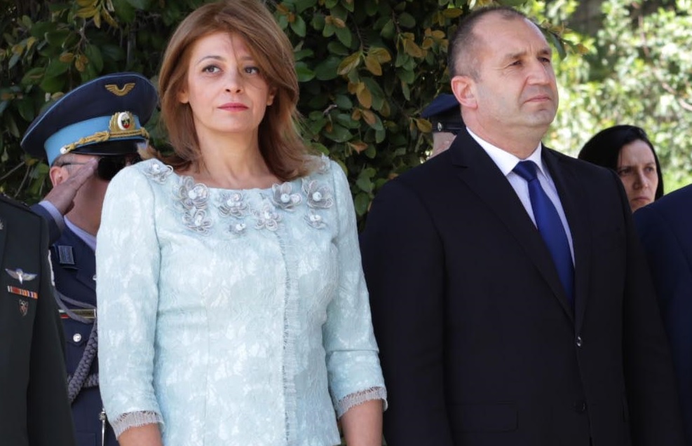 От 20 до 22 март президентът Румен Радев е на официално посещение в Държавата Израел по покана на президента Реувен Ривлин. С него е и първата дама.