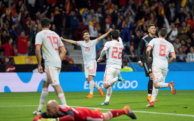 Испания удари шест шамара на Аржентина и с 6 1