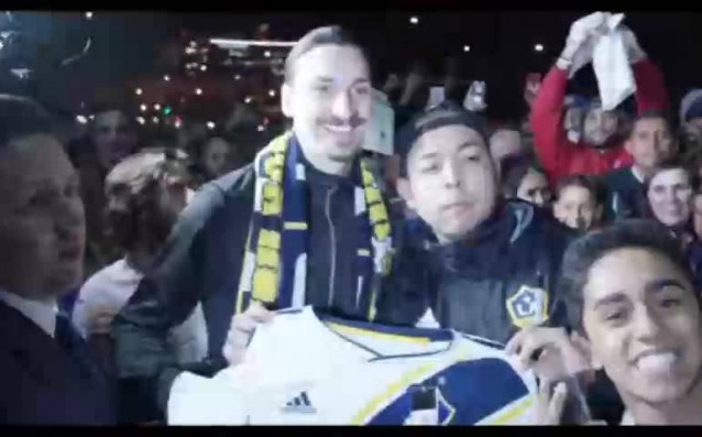 Новото попълнение на Лос Анджелис Галакси Златан Ибрахимович бе посрещнат