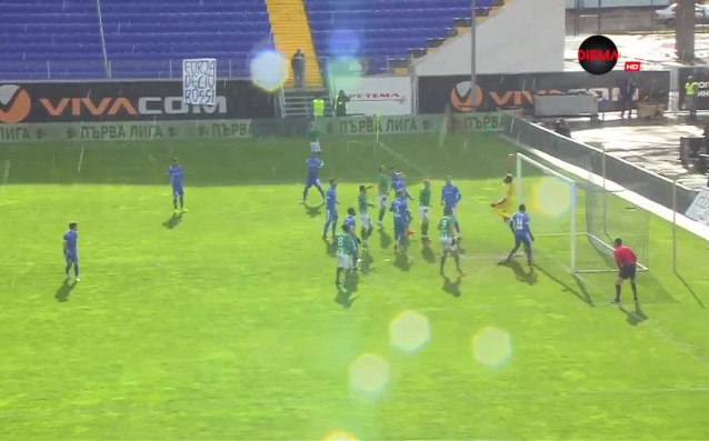 Отборът на Берое води на Левски като гост с 1