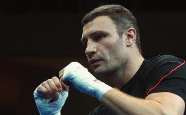 Боксовата легенда Виталий Кличко пострада при нелеп инцидент Кличко който