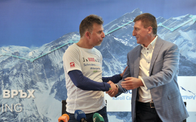 В началото на следващата седмица алпинистът Боян Петров тръгва на