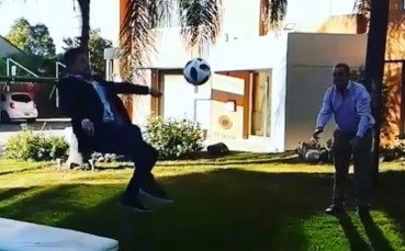 Журналист се преби, имитирайки ножицата на Роналдо