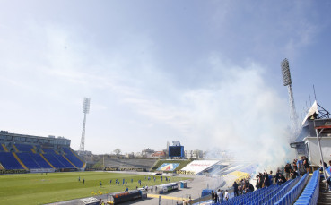 Левски затегна охраната на стадион Георги Аспарухов общежитието и офиса на
