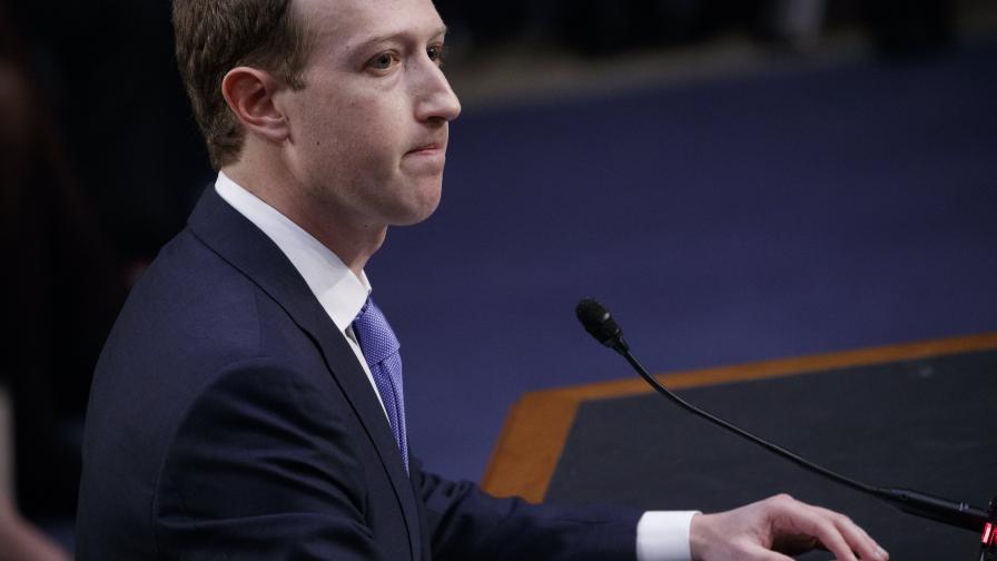 Организирана атака ли са скандалите около Facebook