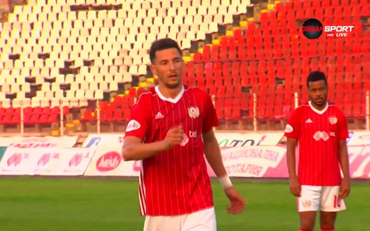 Манолев оформи крайното 5:1 след дузпа