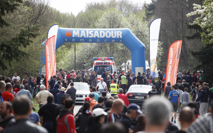 Кола се вряза в публиката на 