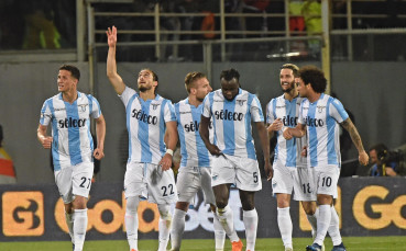 Фиорентина и Лацио сътвориха уникално шоу, но трите точки заминаха в Рим