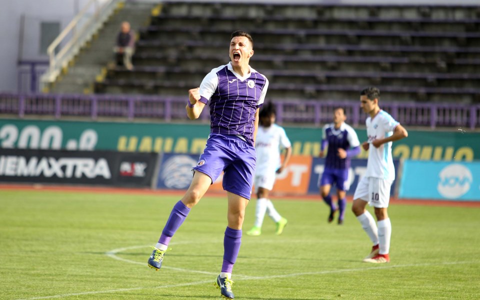 Новакът в елита Арда надцака ЦСКА за халфа Румен Руменов,