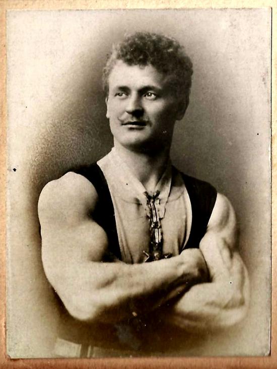 - Юген Сандов