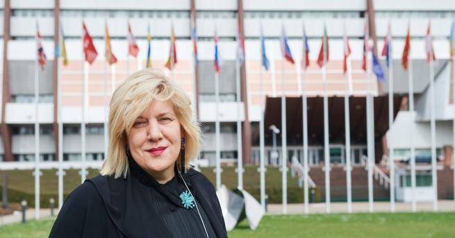 Дуня Миятович е Комисар по правата на човека на Съвета на