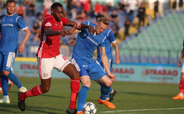 Старши треньорът на ЦСКА Христо Янев определи група от 19