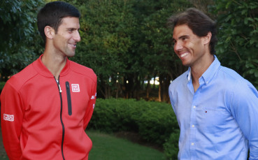 Аплодисменти за Ноле на тренировка и прегръдка с Рафа