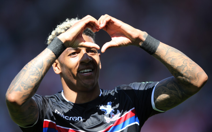 Ван Аанхолт закопа Стоук, а после им се извини