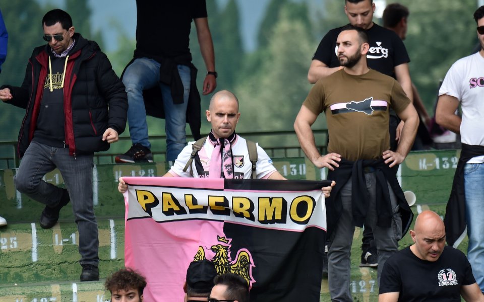 Номерът с българските брокери за Палермо не мина - отива в Серия D