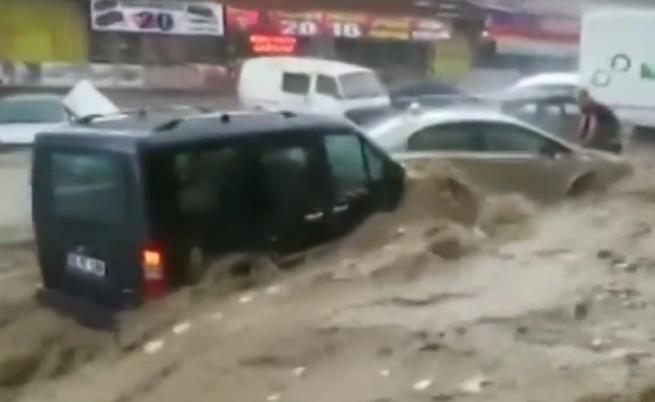 Страшно наводнение удари Анкара