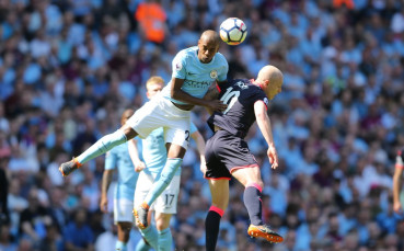 Хъдърсфийлд отмъкна точка от шампиона