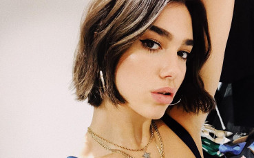 Изкушението Дуа Липа подгрява Ливърпул и Реал