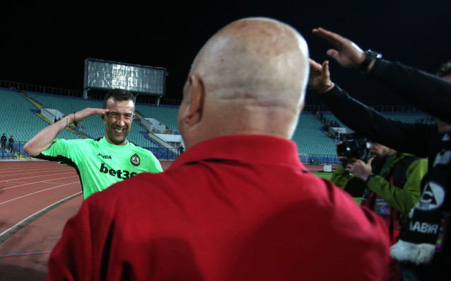 Футболистите на Славия разбираемо бяха в перфектно настроение в съблекалнята