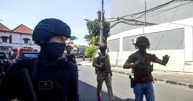 Десет души бяха ранени при нов атентат в индонезийския град