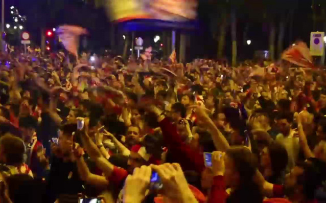 Стотици фенове на Атлетико Мадрид се събраха на площад Нептуно