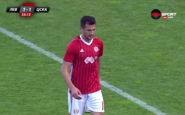 Един от основните футболисти на ЦСКА Станислав Манолев претърпя успешна