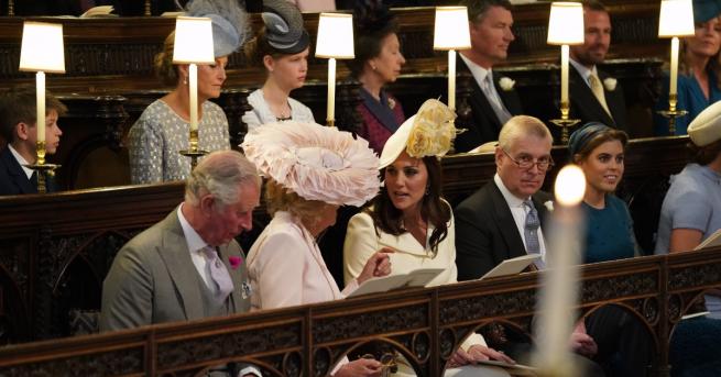Кейт Мидълтън, кралица Елизабет, принц Филип, принц Чарлз и съпругата