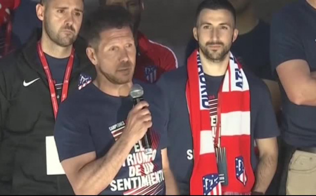 Кулминацията на празненствата на Атлетико Мадрид по повод спечеления трофей