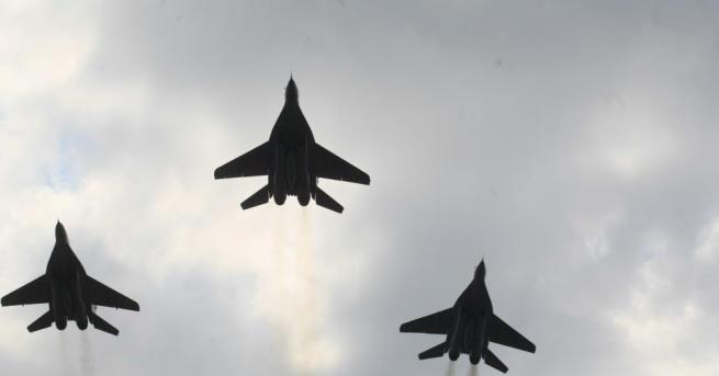България Радев Не може сделката за F 16 да става за