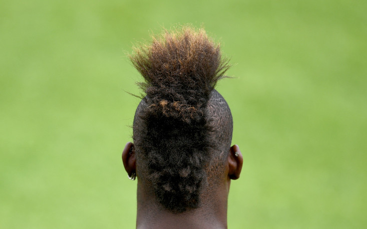 Марио Балотели гледа към Серия А