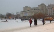 Рекорден сняг блокира Москва