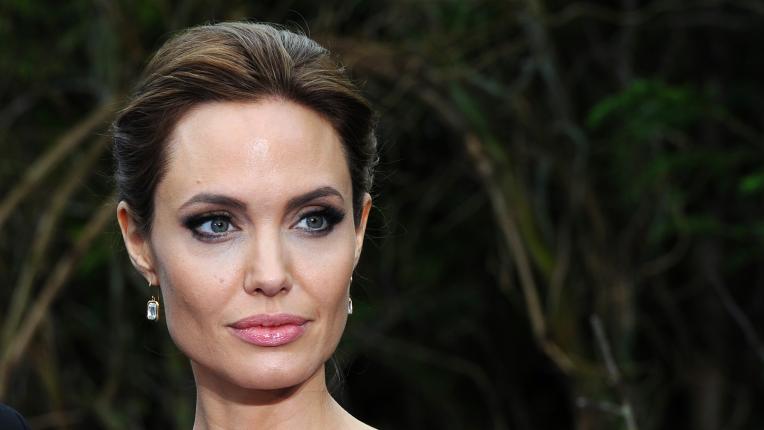  Специалистите допускат: ето какви пластични корекции има Анджелина Джоли 