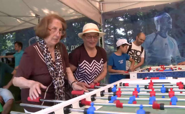 Жени на достолепна възраст показаха класа на джагата на GONG