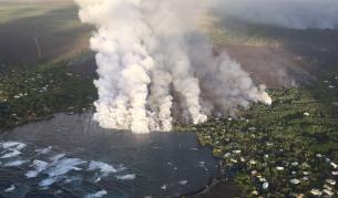 Лава заля цял квартал при ново изригване на Хаваите