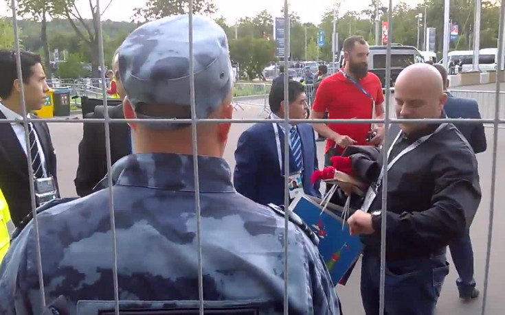Когато си Диего Марадона, но на охраната не ѝ пука