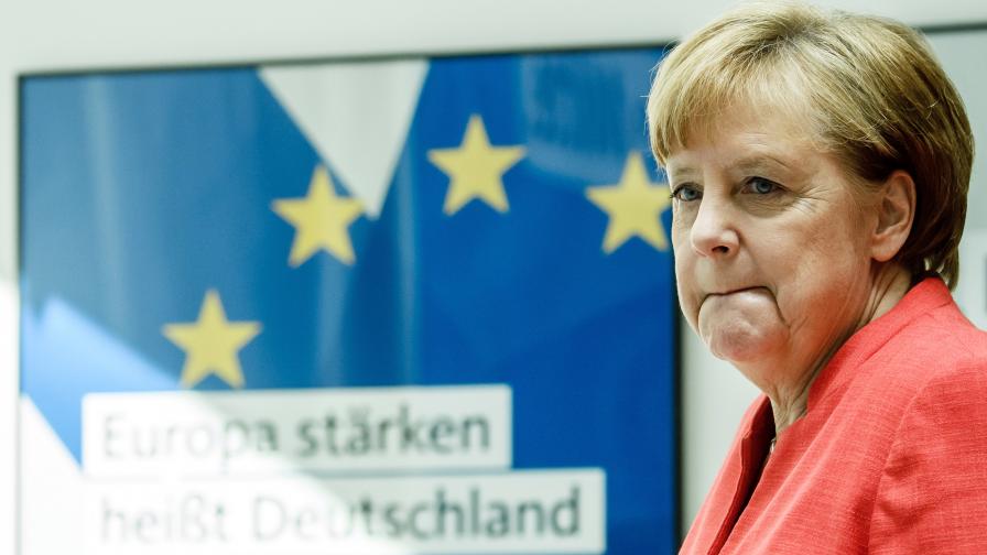 Поставиха краен срок на Меркел за проблема с мигрантите