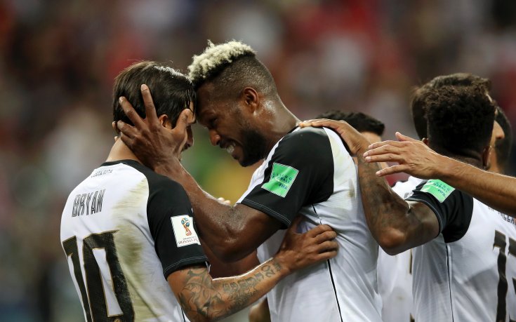 Коста Рика гази пред своя публика в Голд Къп